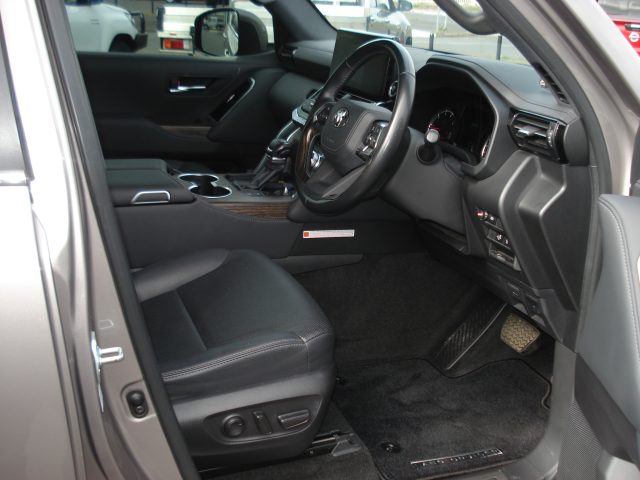 TOYOTA LANDCRUISER VX WAGON - Image 13