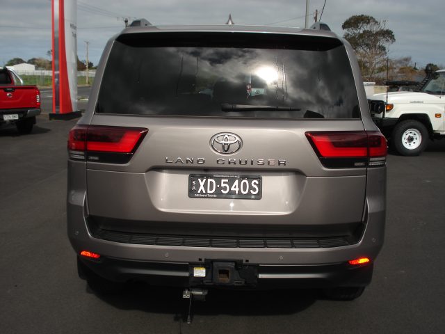 TOYOTA LANDCRUISER VX WAGON - Image 16