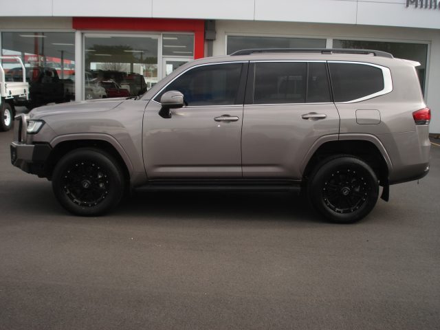 TOYOTA LANDCRUISER VX WAGON - Image 5