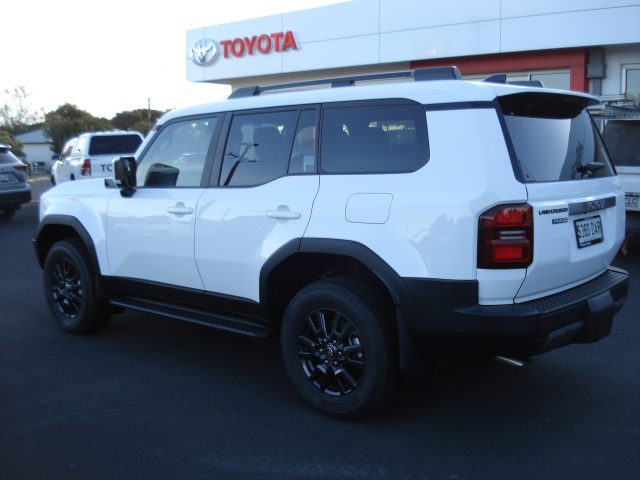 TOYOTA PRADO GXL WAGON "DEMO" - Image 5