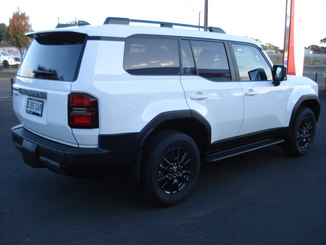 TOYOTA PRADO GXL WAGON "DEMO" - Image 8