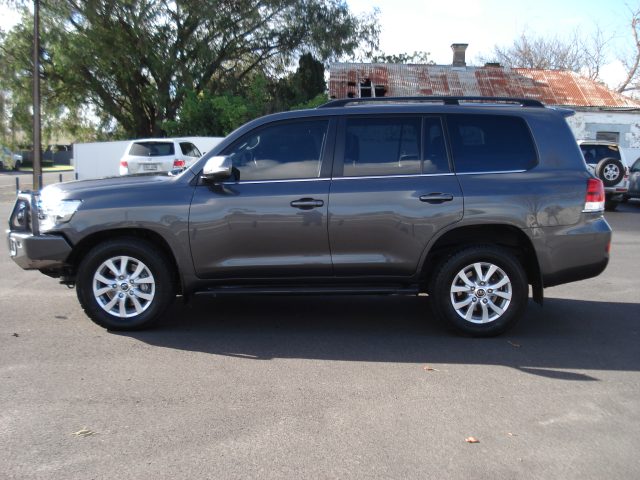 2018 TOYOTA LANDCRUISER VX WAGON - Image 8