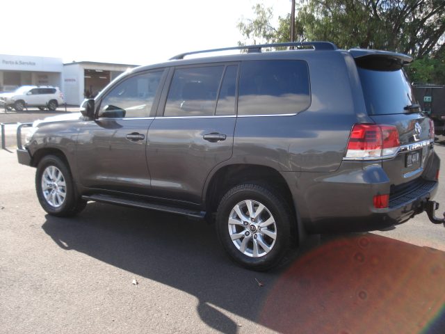 2018 TOYOTA LANDCRUISER VX WAGON - Image 9
