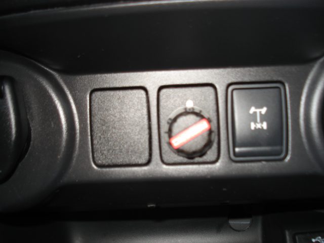 NISSAN NAVARA ST DUAL CAB - Image 10
