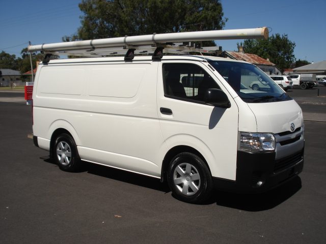 TOYOTA HIACE LWB VAN