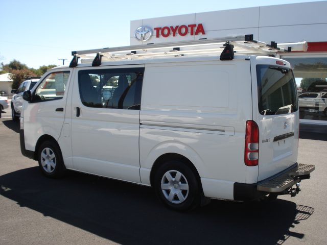 TOYOTA HIACE LWB VAN - Image 6