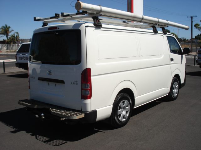 TOYOTA HIACE LWB VAN - Image 7