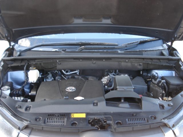 TOYOTA KLUGER AWD GRANDE WAGON - Image 15